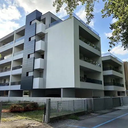 Cozy Flat 300m From The بيبيوني